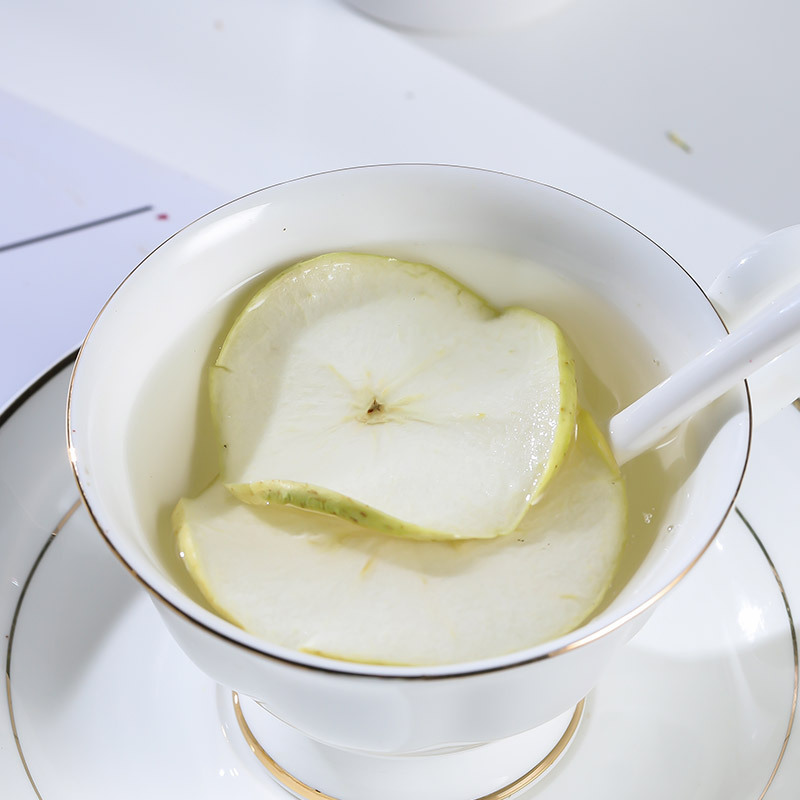 Apple slices used in infusions and garnish-style applications